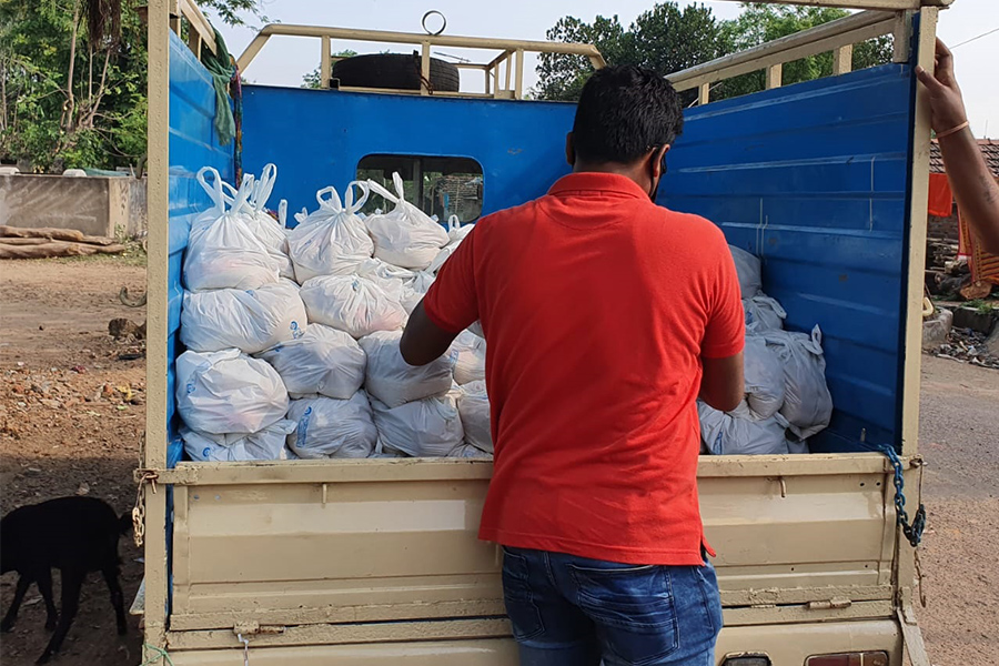 Delivering Hope: Shyam Sundar Trucks En Route to Covid-Affected Areas